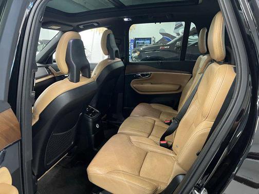 2017 Volvo XC90 Hybrid T8 Inscription