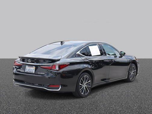 2024 Lexus ES 300h Base