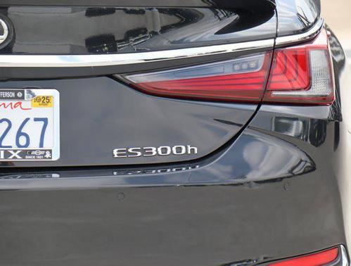2024 Lexus ES 300h Base