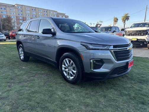 2023 Chevrolet Traverse LS