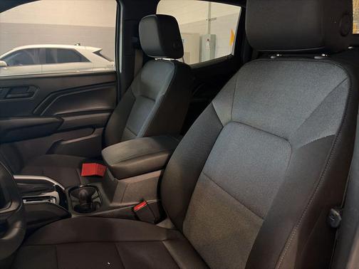 2025 Chevrolet Colorado WT