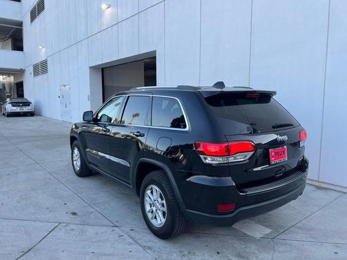 2020 Jeep Grand Cherokee Laredo