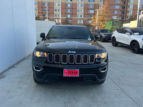 2020 Jeep Grand Cherokee Laredo