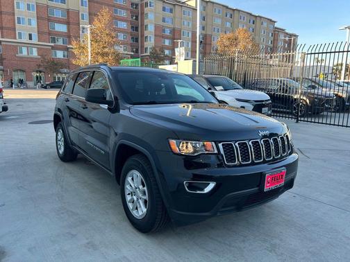 2020 Jeep Grand Cherokee Laredo