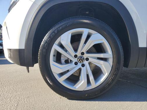 2023 Volkswagen Atlas 3.6L SE w/Technology