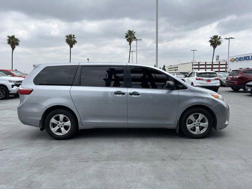 2017 Toyota Sienna SE