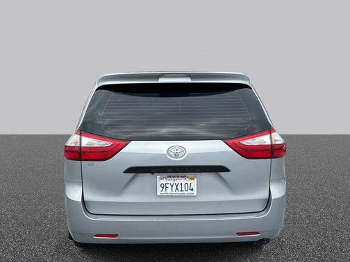 2017 Toyota Sienna SE