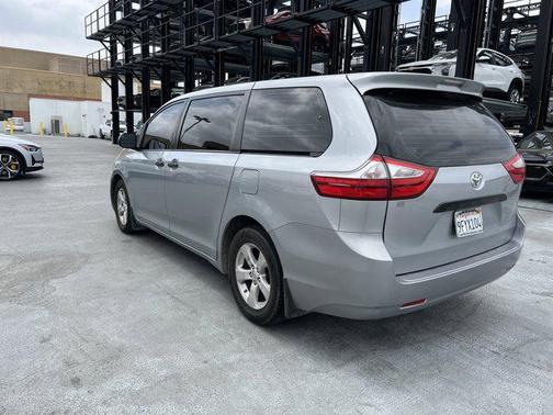 2017 Toyota Sienna SE