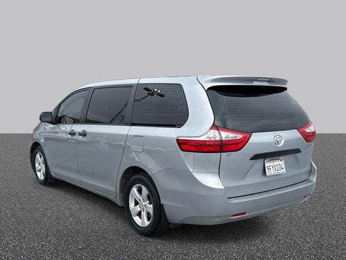 2017 Toyota Sienna SE