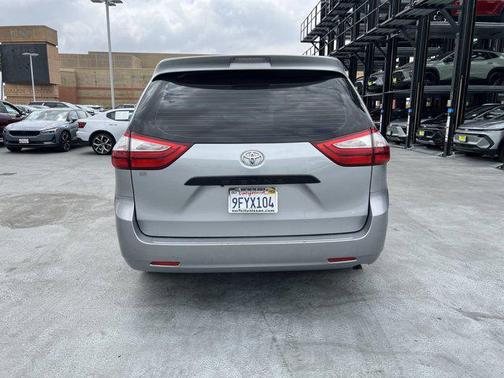 2017 Toyota Sienna SE