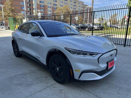 2022 Ford Mustang Mach-E California Route 1