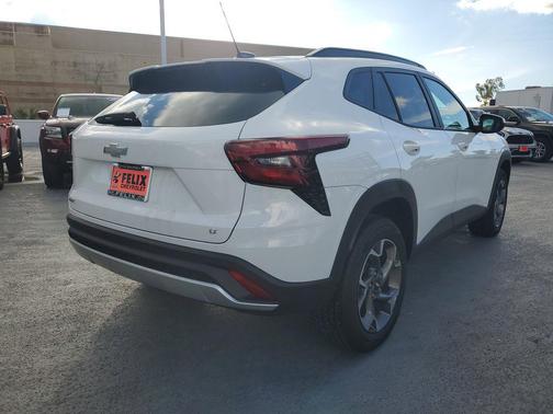 2025 Chevrolet Trax LT