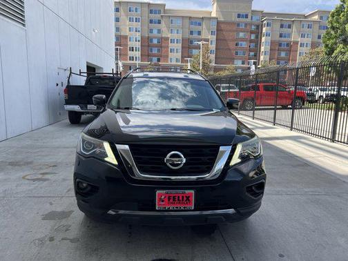 2018 Nissan Pathfinder SL