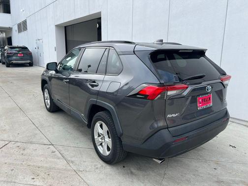 2021 Toyota RAV4 Hybrid XLE