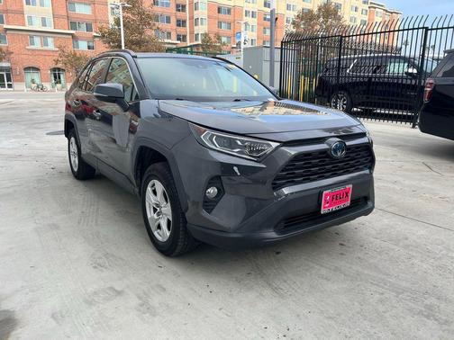 2021 Toyota RAV4 Hybrid XLE