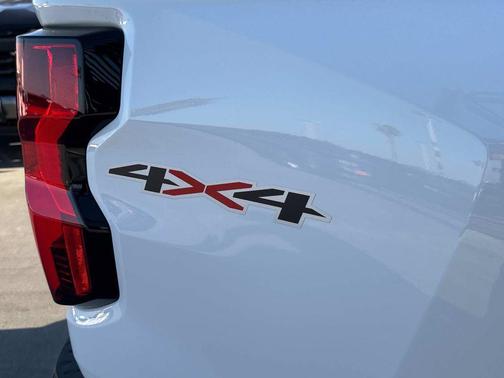 2025 Chevrolet Colorado WT