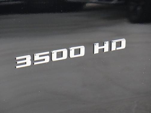 2025 Chevrolet Silverado 3500 LT