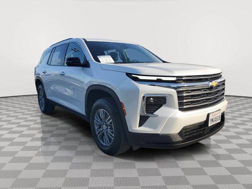 2024 Chevrolet Traverse LT