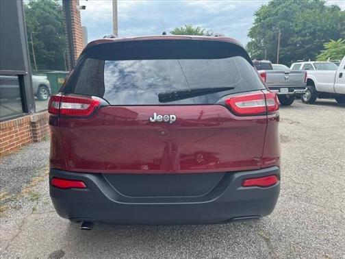 2016 Jeep Cherokee Sport