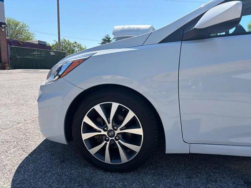 Chalk White 2017 Hyundai Accent Value Edition