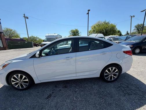 Chalk White 2017 Hyundai Accent Value Edition