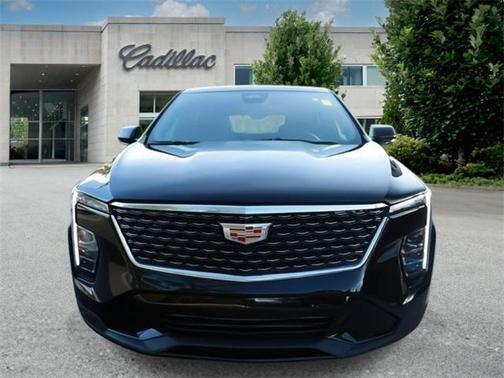 2024 Cadillac XT4 Luxury