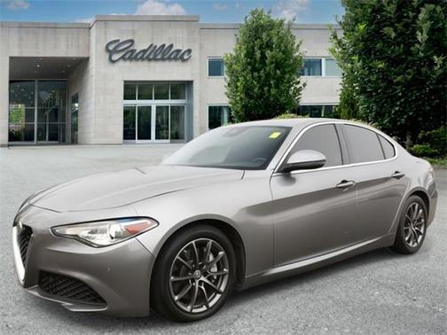 2020 Alfa Romeo Giulia Base