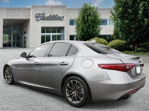 2020 Alfa Romeo Giulia Base
