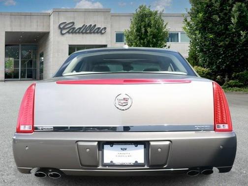 2010 Cadillac DTS Base