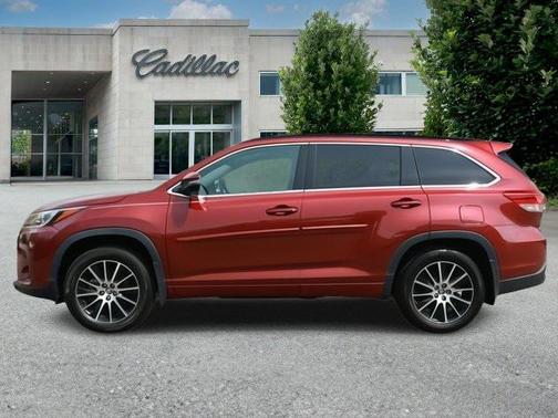 2017 Toyota Highlander SE