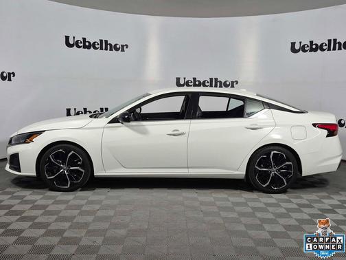 Glacier White 2024 Nissan Altima SR FWD