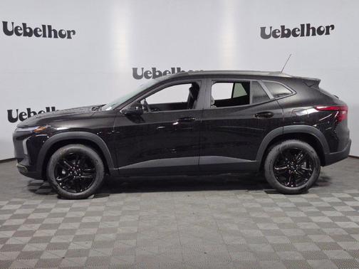 Mosaic Black Metallic 2026 Chevrolet Trax FWD ACTIV