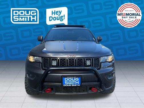 Granite Crystal Clearcoat Metallic 2020 Jeep Grand Cherokee Trailhawk