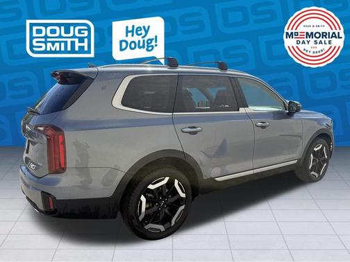 Everlasting Silver 2025 Kia Telluride S