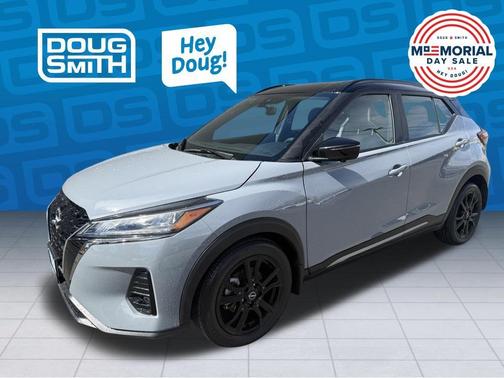 2 Tone Gray / Black 2023 Nissan Kicks SR