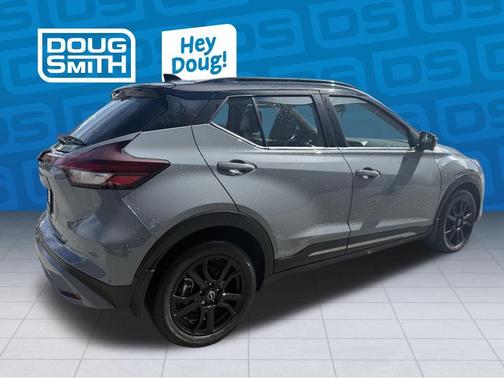 2 Tone Gray / Black 2023 Nissan Kicks SR
