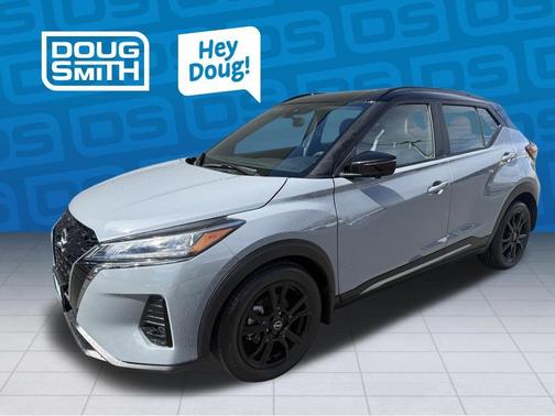 2 Tone Gray / Black 2023 Nissan Kicks SR