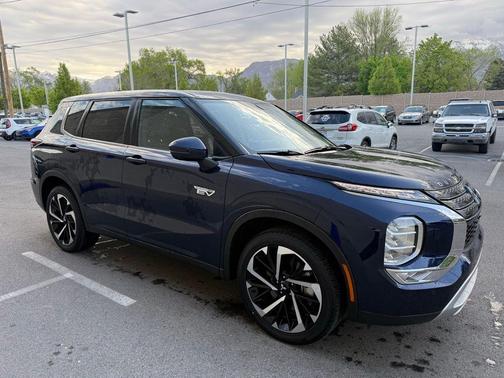 Cosmic Blue Metallic 2025 Mitsubishi Outlander PHEV SE