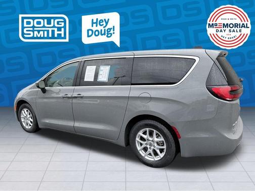 Ceramic Gray Clearcoat 2023 Chrysler Pacifica Touring-L