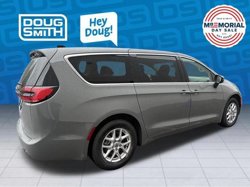 Ceramic Gray Clearcoat 2023 Chrysler Pacifica Touring-L