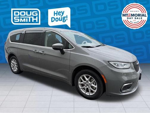 Ceramic Gray Clearcoat 2023 Chrysler Pacifica Touring-L