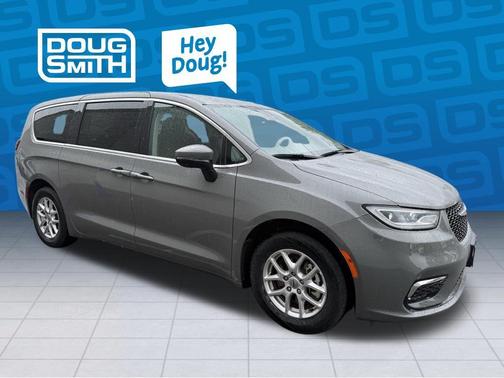 Ceramic Gray Clearcoat 2023 Chrysler Pacifica Touring-L