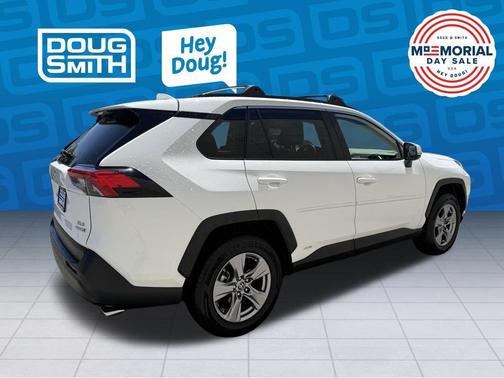 White 2022 Toyota RAV4 Hybrid XLE