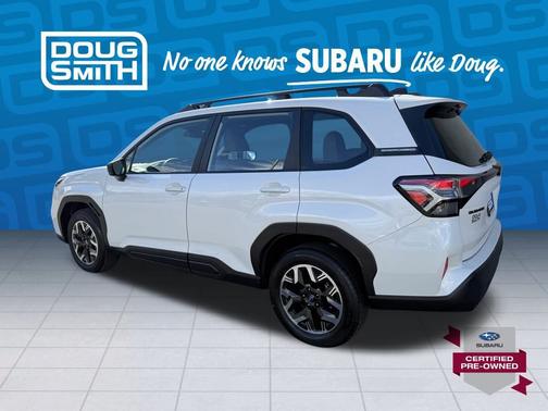 2025 Subaru Forester Base