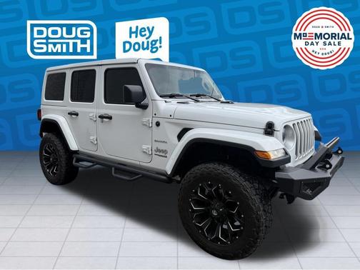 Bright White Clearcoat 2019 Jeep Wrangler Unlimited Sahara