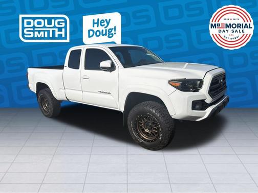 Super White 2017 Toyota Tacoma SR5