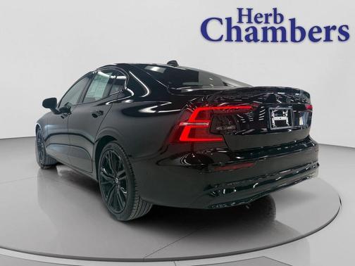 2024 Volvo S60 B5 Plus Black Edition