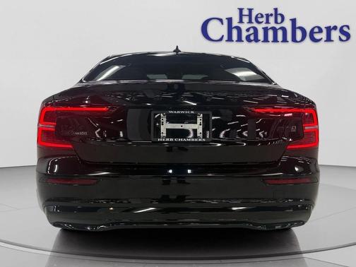 2024 Volvo S60 B5 Plus Black Edition