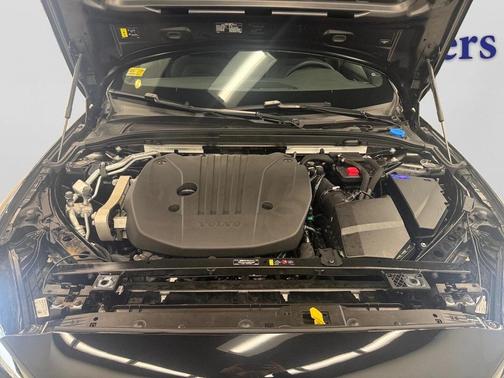 2024 Volvo S60 B5 Plus Black Edition