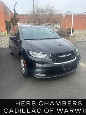 Diamond Black Crystal Pearlcoat 2025 Chrysler Pacifica L